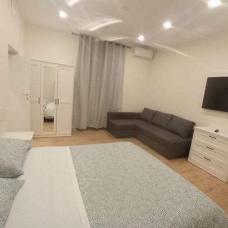 Duomo Apartament'S Napoli Bagian luar foto