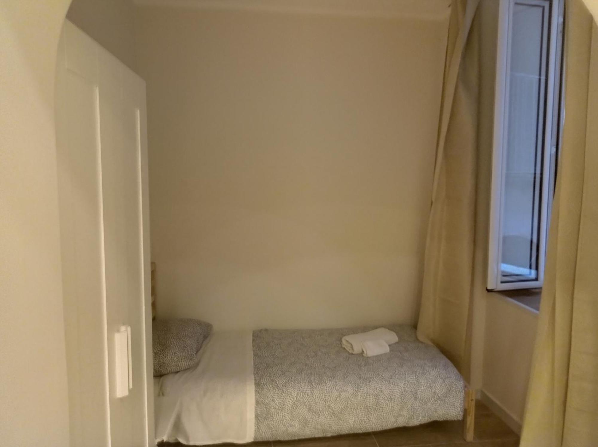 Duomo Apartament'S Napoli Bagian luar foto
